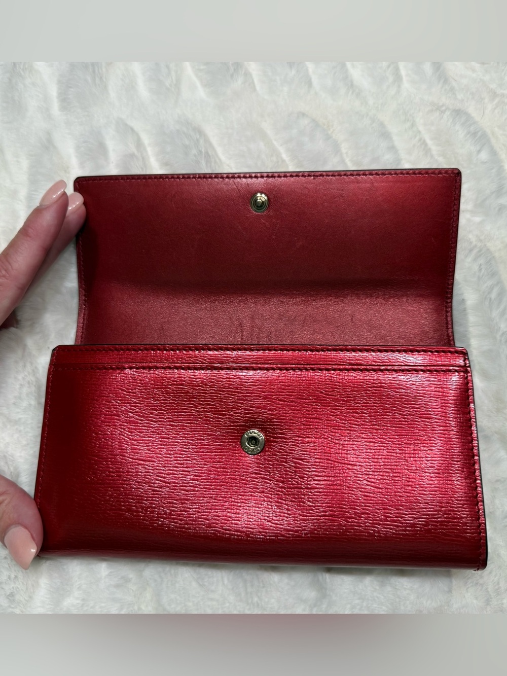 Gucci Metallic Red Heart Logo Continental Wallet - Picture 3 of 7